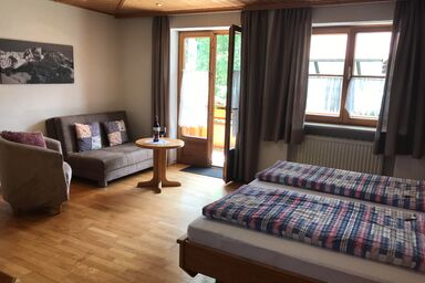 Haus Petra - Ferienwohnung Nr. 4 (35qm) Südbalkon