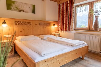 Frühstückspension Seeblick - Apartment mit Balkon und seitlichem Bergblick