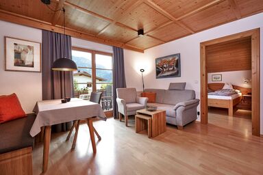 Landhaus Wankleiten - Fewo Iselerblick 53 m²,  2 Schlafzi.,  gr. Balkon