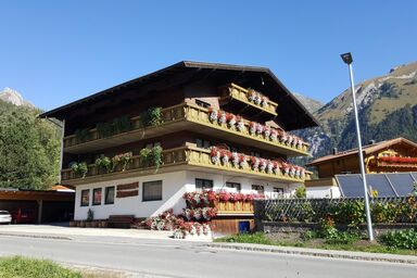 Ferienhaus Tirolerhof - Apartment Tschadinhorn