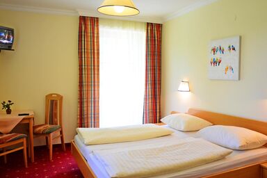 Pension Claudia - Doppelzimmer mit Dusche, WC (2 Pers)