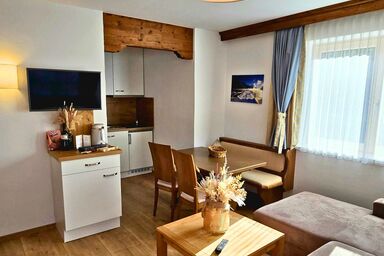 Appartements Alpenland - Appartement/Fewo, Bad, WC, Balkon Early11-14Nächte