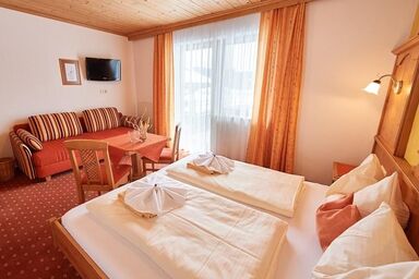 Hinteraigengut - Fewo A (4-6 Personen/2 SZ, 1 WSR)