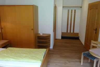 Ferienwohnungen Enzi - Hans Enzi - Doppelzimmer mit Dusche, WC