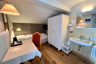 Schrofenstein, Pension - Einzelzimmer Etagen-WC - NonRef