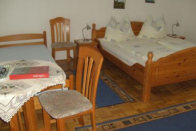 Gästehaus Stöckler - Dreibettzimmer Nr. 4