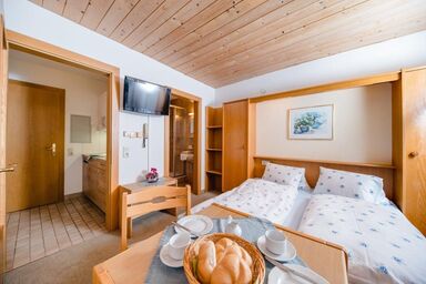 Apartmenthaus Kuchelberg - App. Nr.5 oder Nr.6 /Wohn-Schlafraum