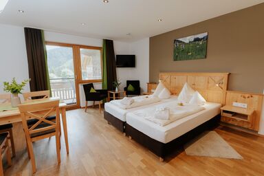Almhof Lässer - Ferienwohnung Edelweiß