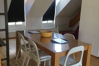 Dachgeschosswohnung mit 2 Schlafzimmern