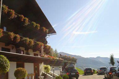 Ferienhof "Oberer Gollmitzer", 2,5 km oberhalb von Heiligenblut, ruhige, sonnige Lage, Glocknerblick