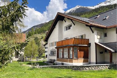 Chasa Gross Loft-Dachwohnung, (Zernez).