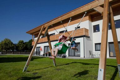 Ferienwohnung mit Pool und Garten