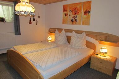Ferienhaus Wolfenstetter - Gemütliche Ferienwohnung mit Terrasse
