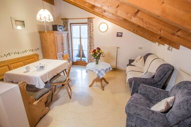 Landhaus Fürberger - Ferienwohnung 6 48 qm, Schlafzimmer, Küche, Balkon, TV, 2 Pers.