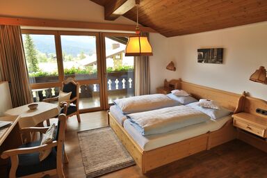 Gästehaus Münchner Hof - Ferienwohnung Unterberg mit Südbalkon