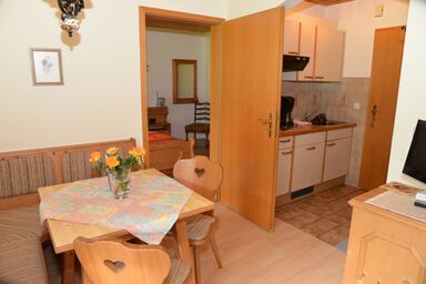 Ferienwohnungen Haus Monika - Nr.2 Ferienwohnung 40 qm mit einem separaten Schlafzimmer, Wohnküche, Süd/Westbalkon