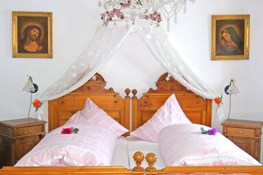 Pension Dreilindenhof - Troadkammer Doppel- oder Mehrbettzimmer Dusche/WC, TV