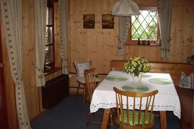 Haus Sonnleit'n inkl. Chiemgaukarte - Ferienwohnung Westerberg 66qm, Balk., Kochni., 2 Schlafzimmer, 1 Wohnzimmer