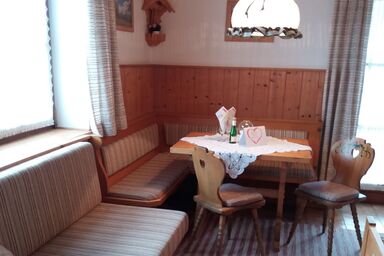 Ferienwohnungen Almbrünnerl - Chiemgau Karte - Ferienwohnung Schönau 4 Pers., 1 Schlafzimmer, 1 Wohnschlafzimmer, Balkon, 48 qm