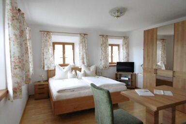 Taffenreutherhof - Apartment Wildrose mit Dusche und WC, separate kleine Wohnküche