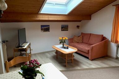 Ferienwohnung Deininger inkl. Chiemgaukarte - Ferienwohnung 2 39qm, Kochni., Wohnzimmer, 1 Wohnschlafz., ohne Balkon, 2 P