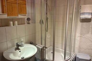 Haus Chiemseeblick - Zimmer Kampenwand - Doppelzimmer mit Dusche/WC und Balkon