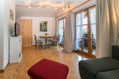 Haus Sonnenrose - Ferienwohnung 7 für bis zu 4 Personen, mit 2 extra Schlafzimmern und Küche im Wohn/Essbereich