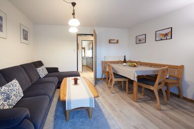 Gästehaus Höfler - Ferienwohnung Anna 60 qm, 1-4 Personen mit 2 Schlafzimmern und Balkon