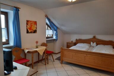 Schellenberger Hof - Doppelzimmer 5 mit Dusche/WC