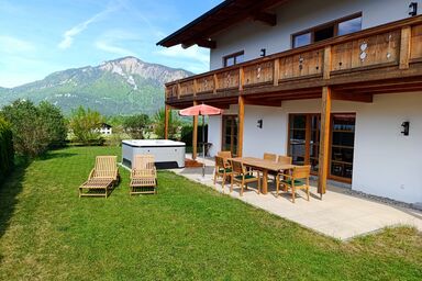 Chiemgauferienwohnungen - Maier - Ferienwohnung Bergwiesn 131qm mit 2 Schlafzimmern und 2 Bädern