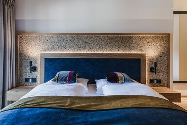 Chalet am Wetterkreuz - Luxus Chalet bis 6 Personen, Küche, Esszimmer, Wohnzimmer, 3 Schlafzimmer, 3 Bäder, Tiefgarage, Pool