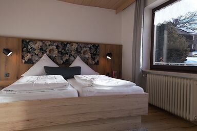 Ferienwohnungen "Dimpfl-Stadl" - Fewo.  Arber 70 qm mit Balkon