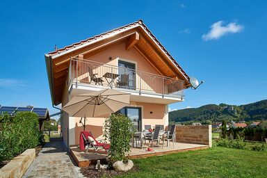 Ferienhof Halbig - Gemütliches Ferienhaus 'Dorfblick' (150 qm) mit Balkon und Terrasse