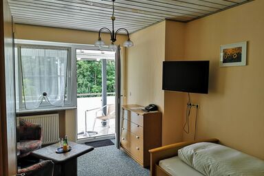 Pension Martinus - Einzelzimmer (21qm) mit kostenfreiem Frühstück