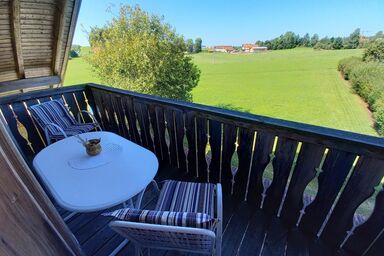 Landhaus Friedl - Ferienwohnung Veilchen im Obergeschoss