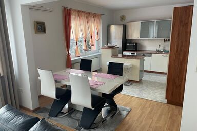 Ferienwohnung Nella - Ferienwohnung Nella (65qm) mit Balkon
