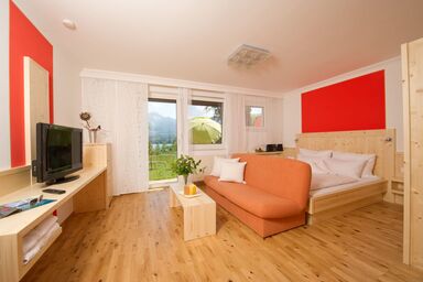 Biohof Naturzeit Faakersee - Juniorsuite mit Terrasse und Seeblick