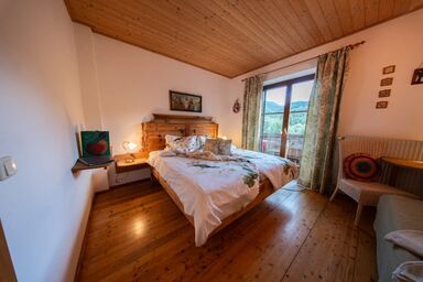 Blumenhof Elfi - Doppelzimmer Apfel + Balkon