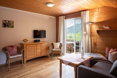 Alpenrösle Ferienwohnungen - Wohnung 3, 62qm, 2 getrennte Schlafzimmer, Balkon