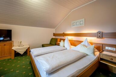 Hotel Klingler - Nebenhaus - Familienzimmer (33 m²) - Balkon 3-6 Nächte