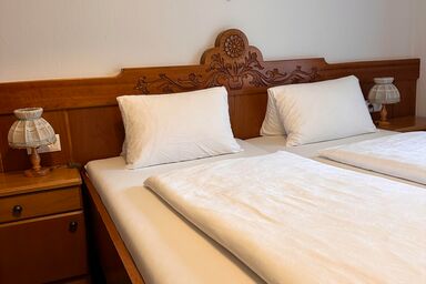 Parkhotel Zuzek - Doppelzimmer, Dusche, WC, Balkon