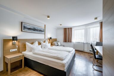 Apart Hotel Garni Wieser - Doppelzimmer + Zustellbett (Nr. 7)