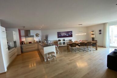 Anne Tessa Bloemsma - 9-Bettwohnung (5.5 Zimmerwohnung)