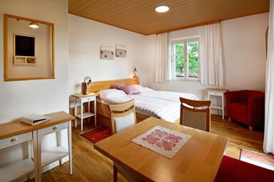 Kleinhofers Himbeernest - Zimmer 2 | Rotes Herzerl (1-2 Nächte)