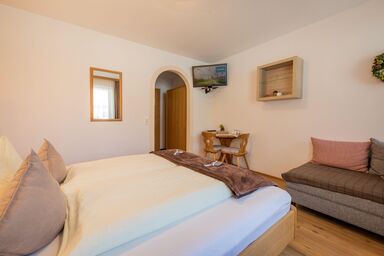 Landhaus Praxmarer - Doppelzimmer Enzian