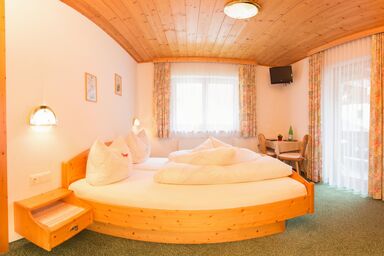 Haus Elisabeth - Doppelzimmer, Dusche, WC