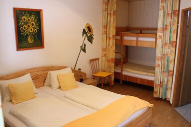 Gabi Schindler - Familienzimmer mit Dusche, WC