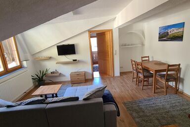 Haus Monika - Ferienwohnung "Isarblick"