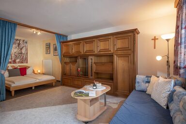 Bauernhof Welzenhof - Familie Greiderer - Apartment I / Wohn-Schlafraum/Dusche, WC