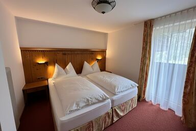 Lyns Home - Nederkogel